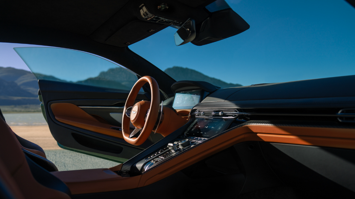 Aston Martin DB12 Volante — photo 4