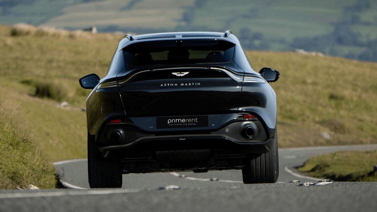 Aston Martin DBX 707
