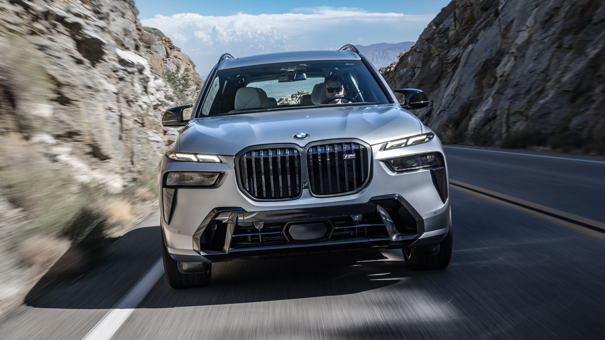 BMW X7 — photo 2