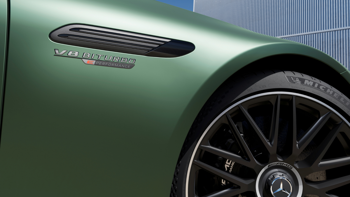 Mercedes SL63 — photo 10