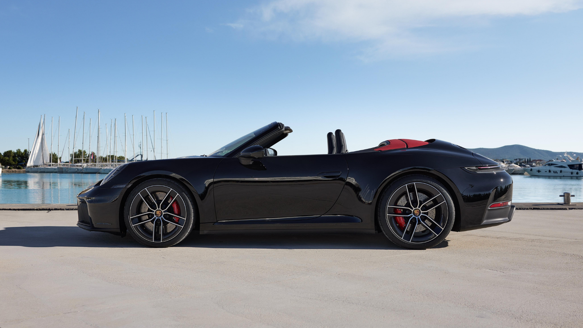 Porsche 992 Carrera 4 GTS — photo 4