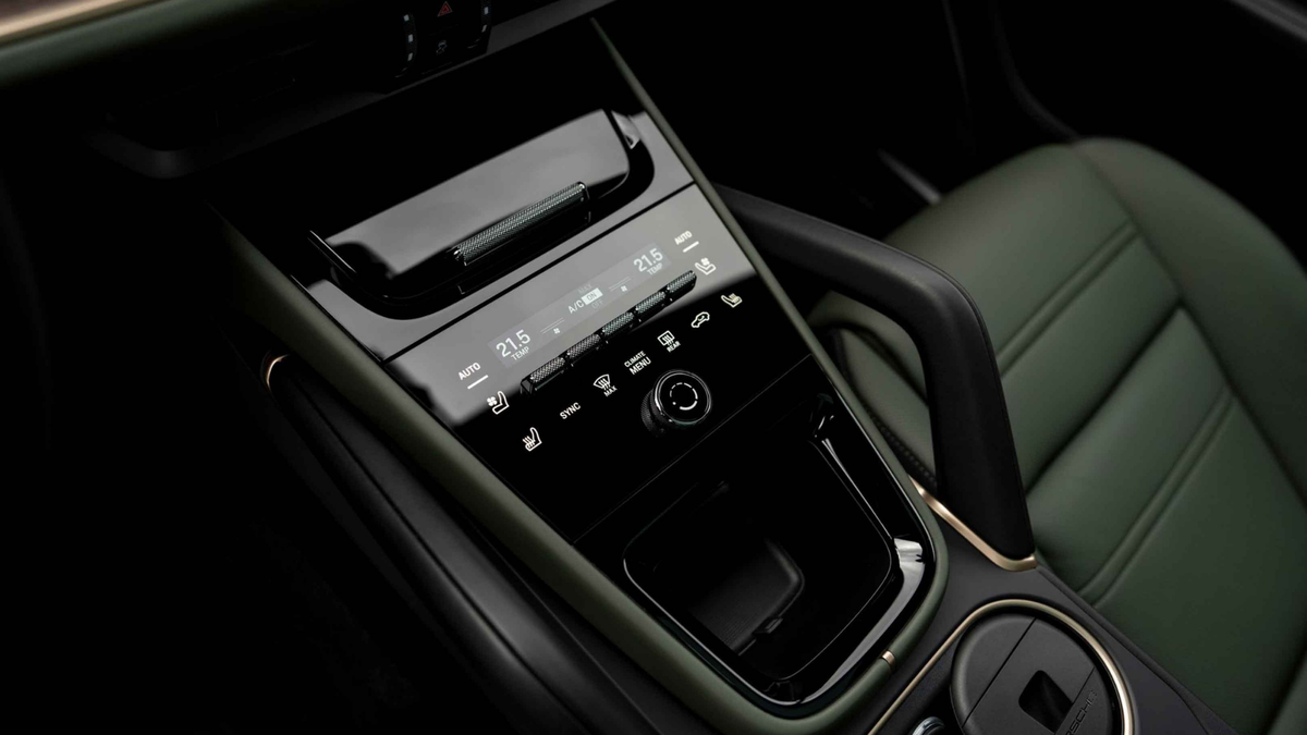Porsche Cayenne — photo 5